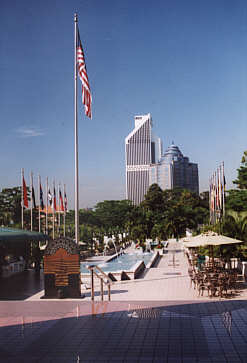 Vorplatz KL Tower (13,7 KB)